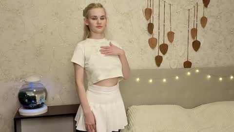 Naomi 3 online show from 12/02/25, 01:44