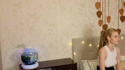 Naomi 3   online show from 12/14/25, 11:09