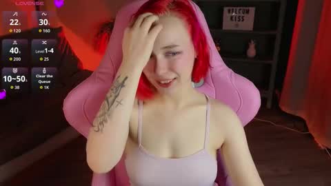 Naomi online show from 11/11/25, 08:31