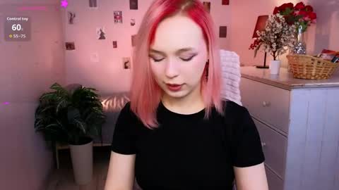 Naomi online show from 04/28/26, 08:36