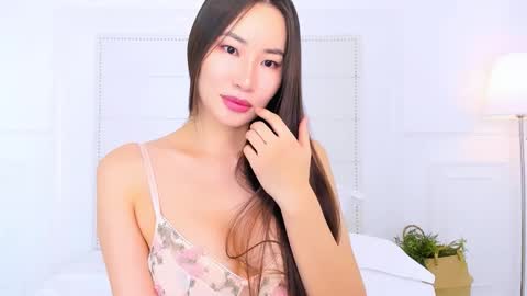 Naomi online show from 12/04/25, 02:32