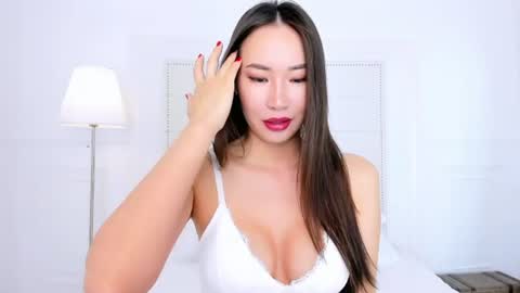 Naomi online show from 06/19/26, 01:32
