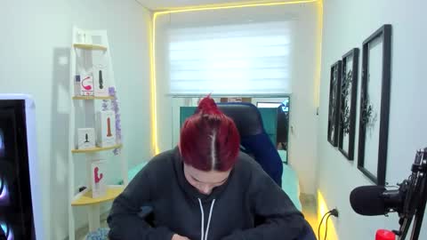 naomy online show from 10/31/25, 09:05