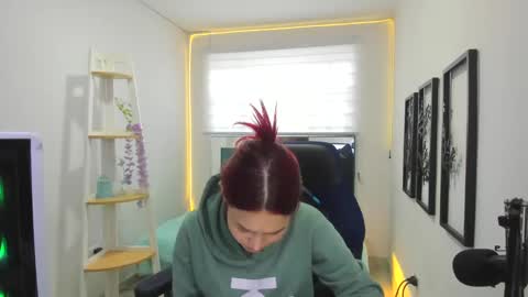 naomy online show from 11/01/25, 07:49