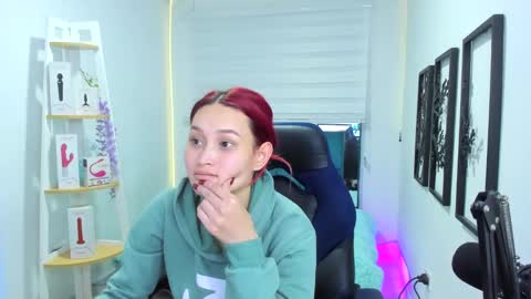 naomy online show from 11/19/25, 02:11