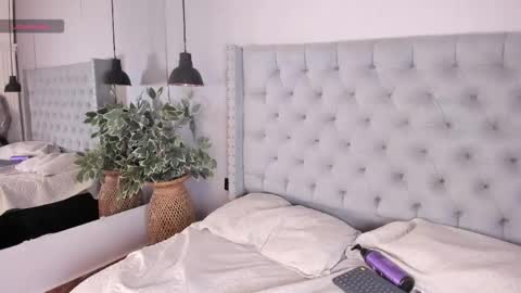 I am Naomy online show from 05/04/26, 09:11