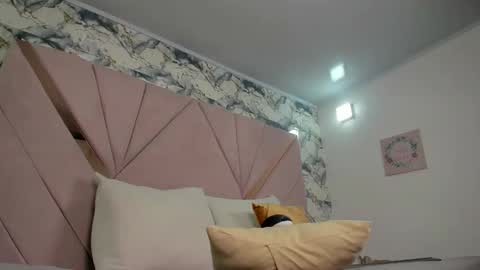 Naomy online show from 03/18/26, 10:57