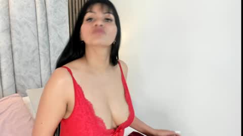 Snapshot of naomy_smithx chatting on 01/09/25, 12:35 Naomy Smith online show from 01/09/25, 12:35