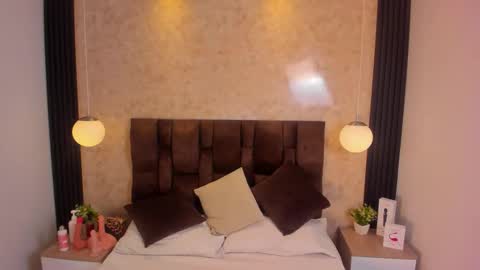 Snapshot of naomy_smithx chatting on 11/30/25, 07:07 Naomy Smith online show from 11/30/25, 07:07