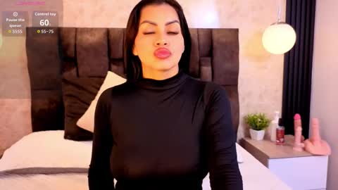 Naomy Smith online show from 01/06/26, 11:03