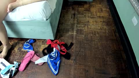 Snapshot of naomysakura chatting on 12/19/25, 06:48 Naomy online show from 12/19/25, 06:48