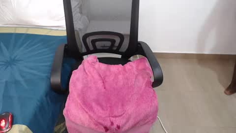 Snapshot of nasti_queen chatting on 01/27/25, 01:05 Mona online show from 01/27/25, 01:05