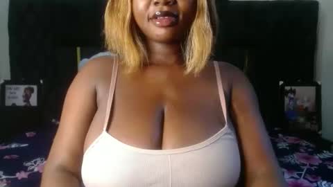 Snapshot of nastie_amanda chatting on 11/18/25, 10:41 Amanda online show from 11/18/25, 10:41