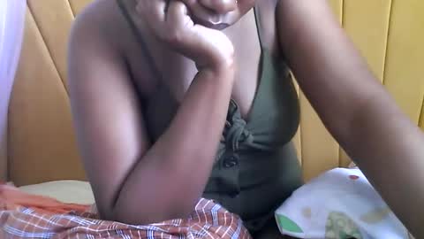 Sweet Ella online show from 12/03/25, 06:21