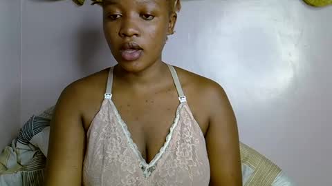 Snapshot of nasty_previne chatting on 10/28/25, 02:26 previn online show from 10/28/25, 02:26