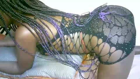 Marie online show from 10/27/25, 05:28