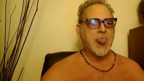 Daddy online show from 02/10/25, 04:52