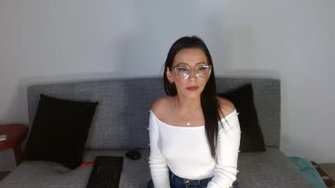 Snapshot of nat4youlove chatting on 01/12/25, 02:35 nathalia online show from 01/12/25, 02:35