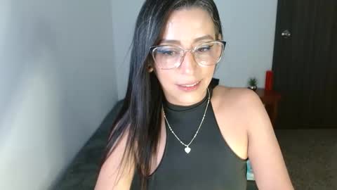 Snapshot of nat4youlove chatting on 03/01/25, 03:53 nathalia online show from 03/01/25, 03:53