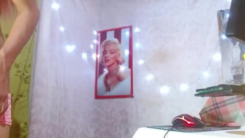 Snapshot of nat_ardient chatting on 05/28/26, 01:19 Nat ardent online show from 05/28/26, 01:19