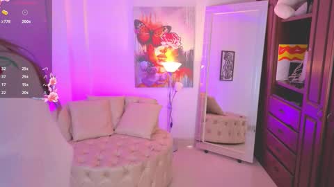 Snapshot of nataasha___ chatting on 09/18/25, 03:19 NATASHA online show from 09/18/25, 03:19