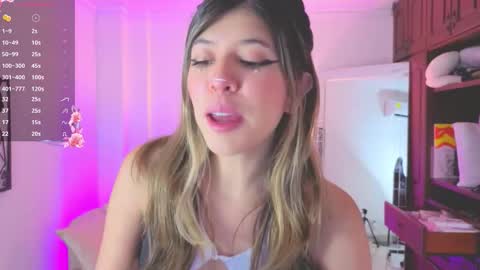 Snapshot of nataasha___ chatting on 10/17/25, 06:43 NATASHA online show from 10/17/25, 06:43