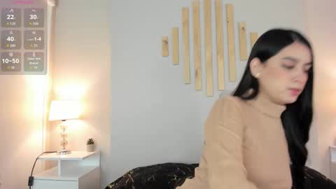 Natacha Diaz online show from 11/18/25, 11:03