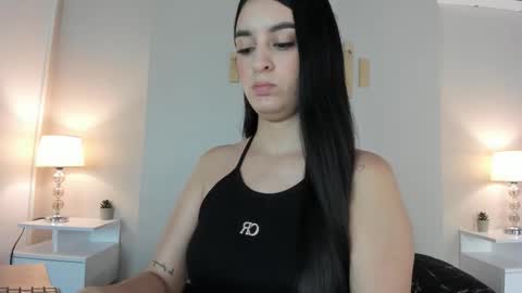 Natacha Diaz online show from 11/24/25, 11:21