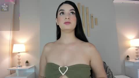 Natacha Diaz online show from 11/25/25, 10:59