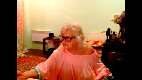 natali online show from 05/15/26, 07:04