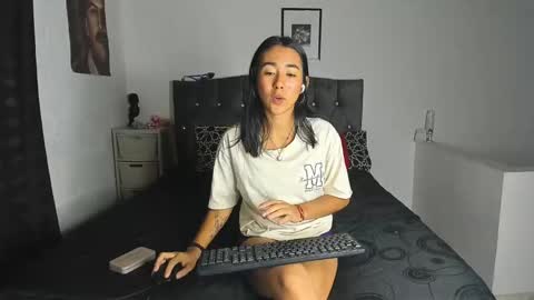 Snapshot of natalia54_ chatting on 02/22/25, 02:06 NATI  online show from 02/22/25, 02:06