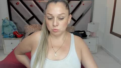 natalia5560 online show from 10/16/25, 05:03