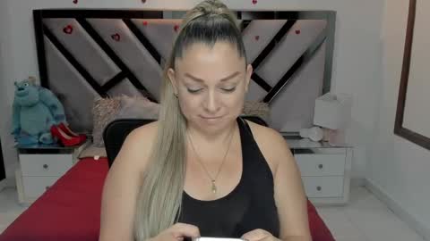 natalia5560 online show from 10/20/25, 01:00