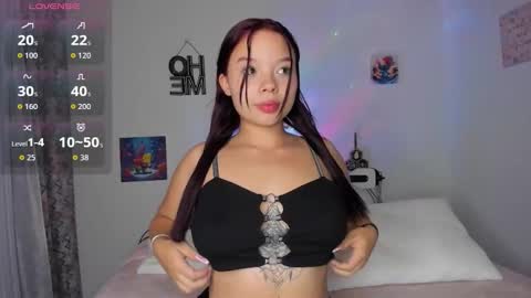 Snapshot of natalia__miller__ chatting on 11/23/25, 02:11 NATALIA online show from 11/23/25, 02:11