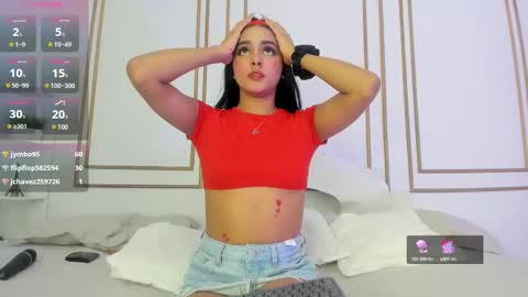 Snapshot of natalia_aguirre chatting on 02/14/25, 06:51 Naty  online show from 02/14/25, 06:51