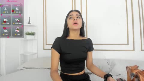 Snapshot of natalia_aguirre chatting on 02/25/25, 12:24 Naty  online show from 02/25/25, 12:24