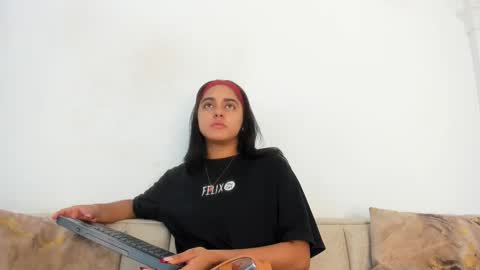 Snapshot of natalia_aguirre chatting on 10/14/25, 12:17 Naty  online show from 10/14/25, 12:17