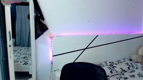 Snapshot of natalia_cb chatting on 10/10/25, 01:10 Natalia online show from 10/10/25, 01:10