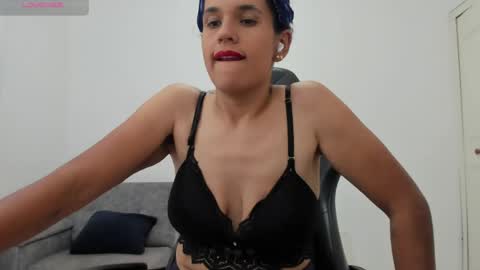 Nathalia online show from 05/19/26, 06:25