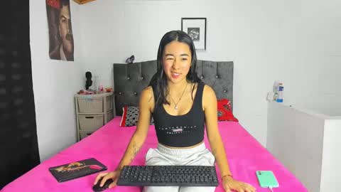 Snapshot of nataliaa05 chatting on 02/23/25, 02:18 Nati online show from 02/23/25, 02:18