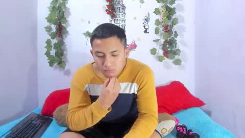 nataliaandjulliam online show from 02/15/26, 06:54