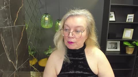 Snapshot of natalicloud chatting on 12/02/24, 01:13 NataliCloud online show from 12/02/24, 01:13