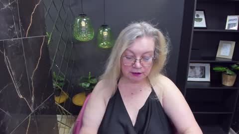 Snapshot of natalicloud chatting on 12/05/24, 04:34 NataliCloud online show from 12/05/24, 04:34