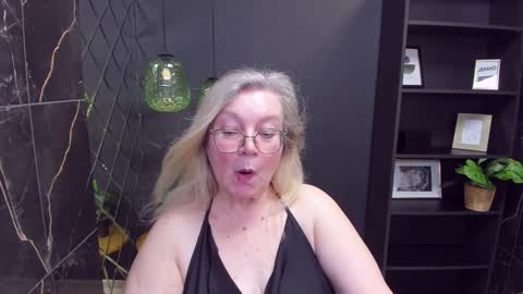 Snapshot of natalicloud chatting on 12/09/24, 04:26 NataliCloud online show from 12/09/24, 04:26