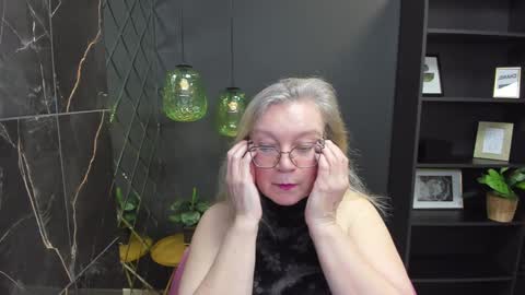 Snapshot of natalicloud chatting on 12/10/24, 01:22 NataliCloud online show from 12/10/24, 01:22