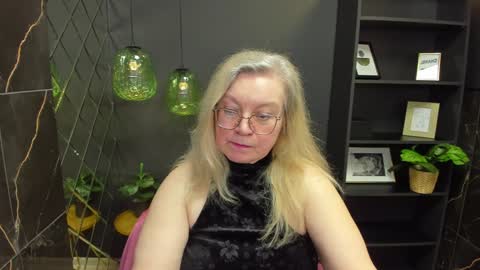 Snapshot of natalicloud chatting on 12/14/24, 02:10 NataliCloud online show from 12/14/24, 02:10