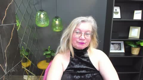 Snapshot of natalicloud chatting on 12/19/24, 05:50 NataliCloud online show from 12/19/24, 05:50
