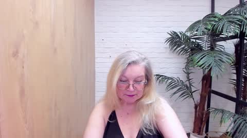 Snapshot of natalicloud chatting on 12/20/24, 05:08 NataliCloud online show from 12/20/24, 05:08