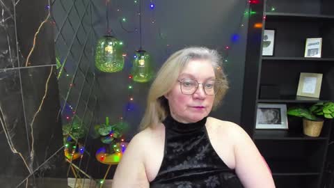 Snapshot of natalicloud chatting on 12/27/24, 05:37 NataliCloud online show from 12/27/24, 05:37