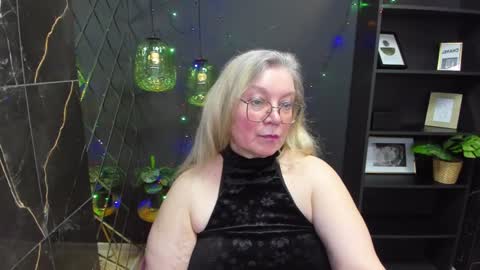 Snapshot of natalicloud chatting on 12/29/24, 04:19 NataliCloud online show from 12/29/24, 04:19